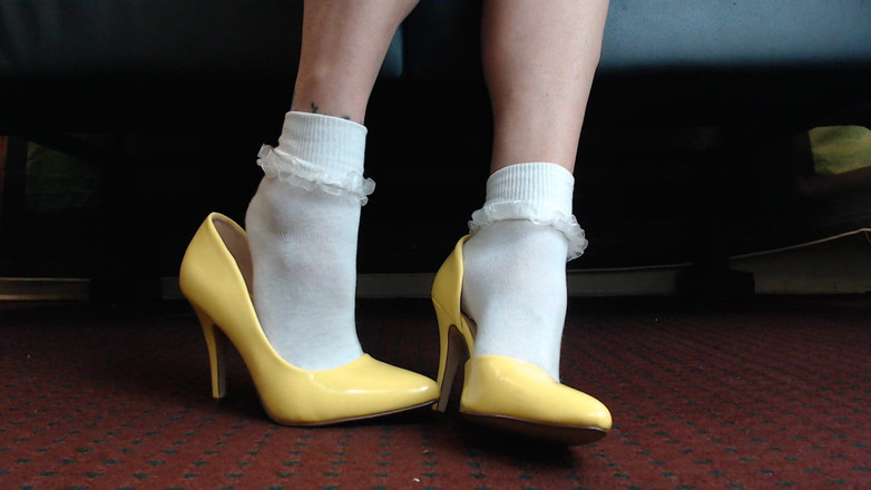 Abby Anna: Dolci calzini bianchi con dei calzini arrapati