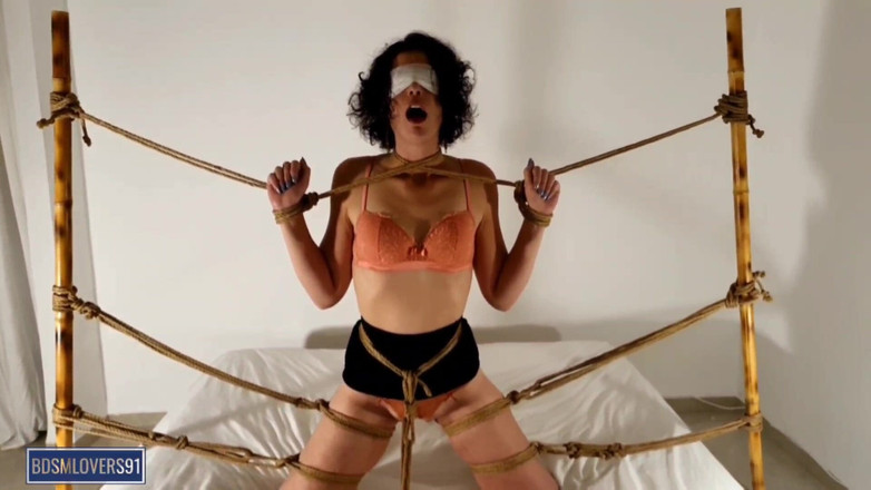 Bdsmlovers91: Скакалка и игра с дыханием с вырезом - цветная версия