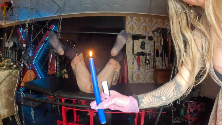 Queen_of_BDSM: Hanımefendi kıçını aydınlatıyor!