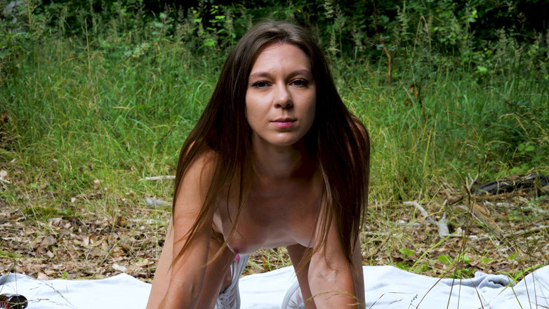 Peaches and Bananas: लक्सस किशोरी स्तन पोर्न। लटकते स्तन.