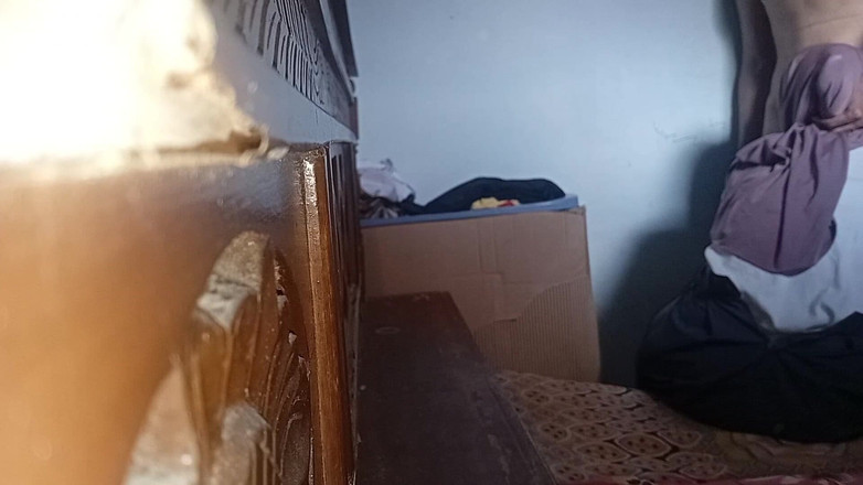 Famly sex: Mijn stiefzus zat in de kamer.