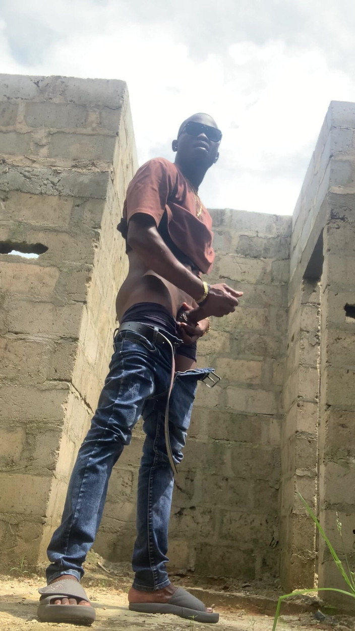 Dickass3x: Güneşin altında dayanılmaz bir binada hızlı