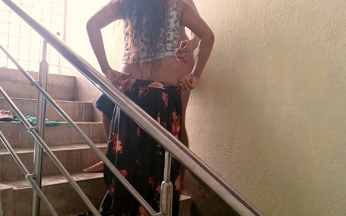 Fantacycutting: Przyrodnia siostra rucha się z przyrodnim bratem w deszczowy dzień