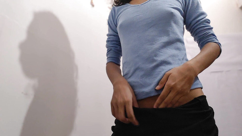 desigirl93: 1부 - 아름다운 몸매를 보여주는 십대, 좁은 보지와 작은 젖탱이