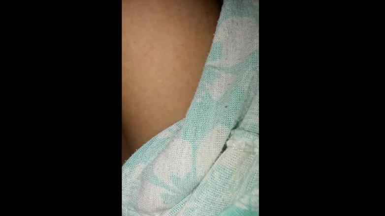 Your-Eshita: Devor cu indianca Bhabhi savurează un videoclip sexual.