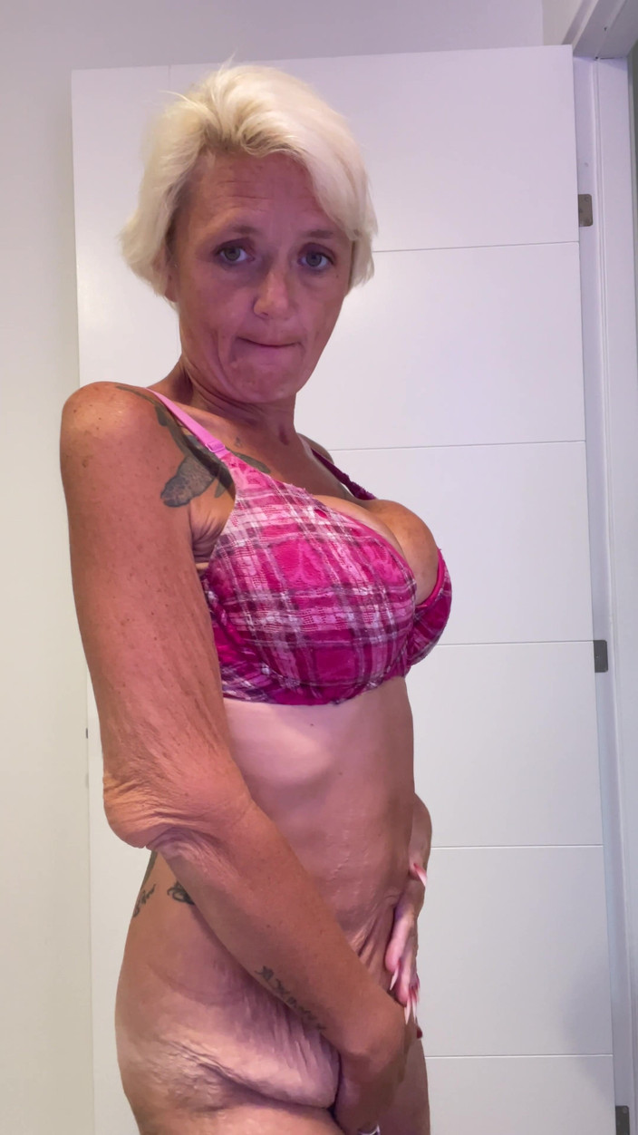 Greek Goddess Steph: Agite esse azz