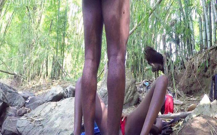 Skinny Bitch: Sex im wald im camp