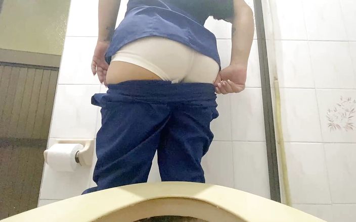 irina69star: Krankenschwester beim pissen im krankenhaus erwischt