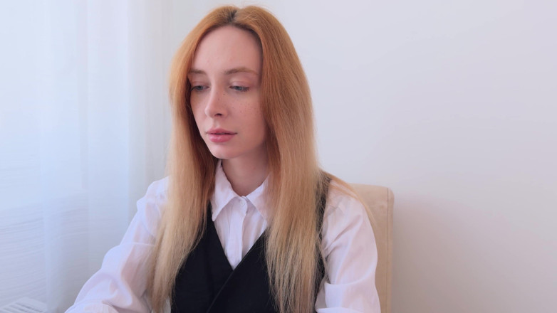 Loly Nebel Studio: The Most Beautiful Girl in the Office Suddenly Noticed You