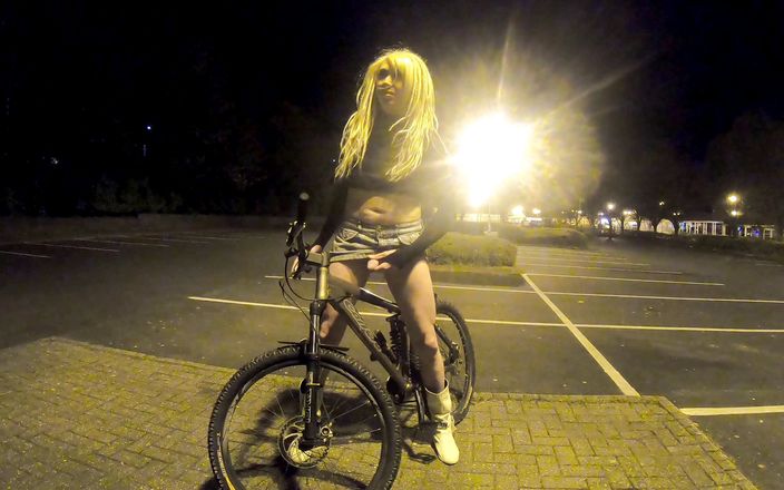 Themidnightminx: Themidnightminx midnight cycle ride