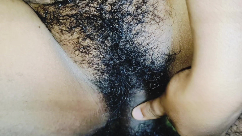 Gomathy: 泰米尔辣妹打手枪和啪