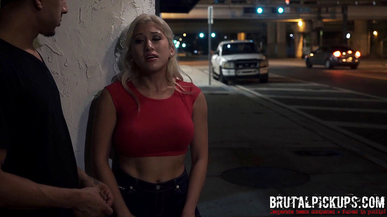 Latina Patrol: Tiener Pickups - Cristi Ann Alley Cat kut