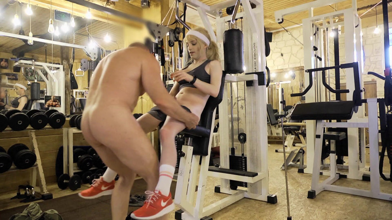 TV_Helena: Tranny Girl Fucks at Gym Lession with His Coach! Double...