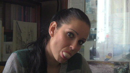 Facial flavor: Getting Ready with Bubble Gum!