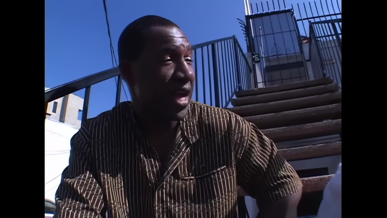 Black Sinner: Seorang berambut perang dengan pantat lembut menunggang zakar hitam besar