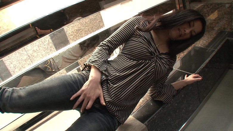 Asian Public Sluts: Brunette Asian Babe Shows off Her Natural Tits - Part 1
