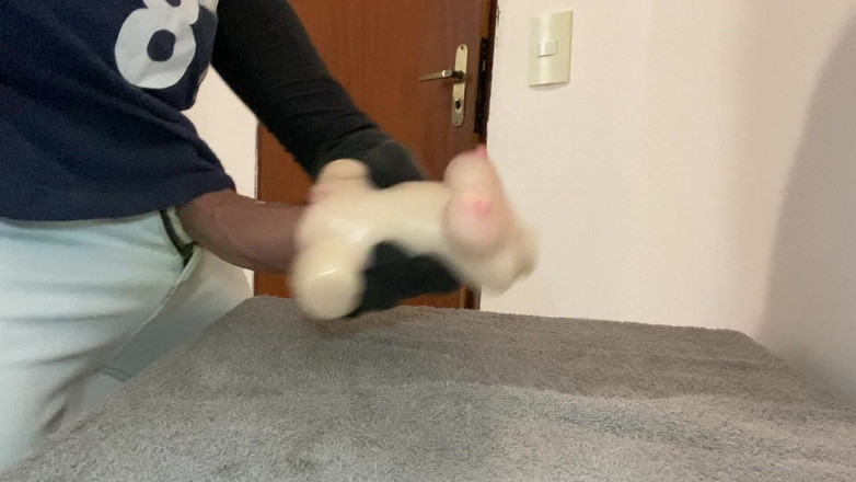 Greedy truck: 쪼이는 보지의 동료가 비밀 여행 중에 콘돔에 안 하라고 말하다