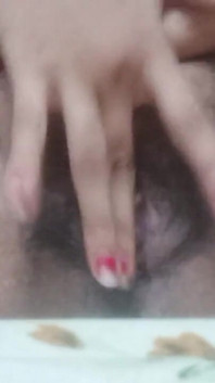 En flicka hakar sin fitta full av spermavideo