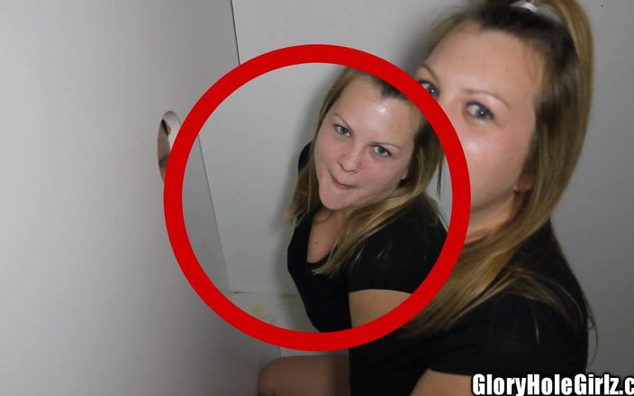 Glory Hole Girlz: Perfekta bröst sväljer knubbig glory hole kuk suger knullar stora...