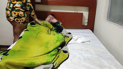 WhysMom: Madrastra entra a mi habitación para ver si estaba enfermo...