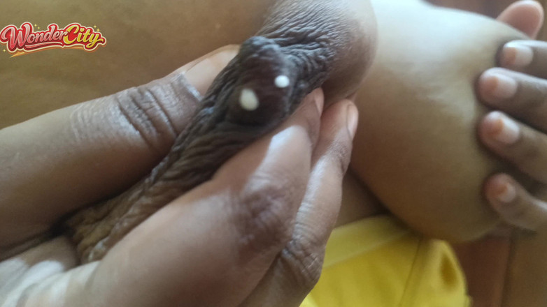 Inba: Tamilská sexy tetička sexy sání