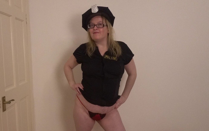 Littlevixen: Thoát y khiêu vũ gợi cảm trong bộ đồng phục