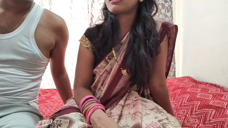 Mumbai Ashu: デシ・バビは恋人のペニスを自慰行為し、彼のマンコをファックしました