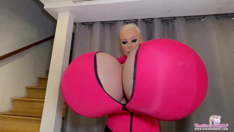 TheBustySasha: 给我的奶子充气，而不是我的轮胎！乳房扩张恋物癖