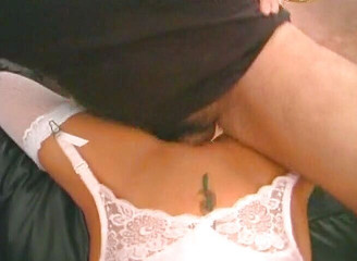 Fetish World: Si blonde cantik dalam stoking seksi digerudi dubur oleh seorang...