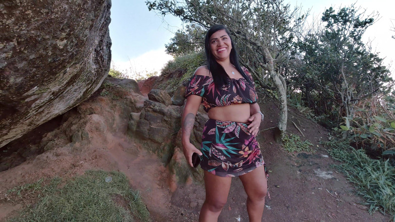 Nicoly Mattos: Dogging na pláži Moje sexy manželka masturbuje a čůrá před mořem!