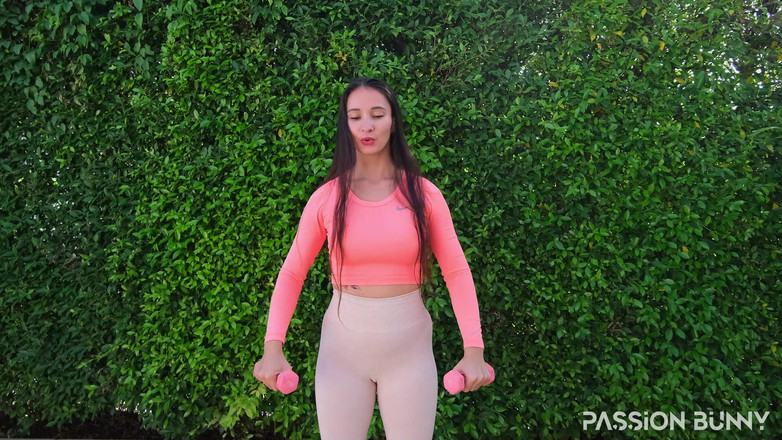 PassionBunny: 和 Passionbunny 一起锻炼 - 第 4 天 - 肩部