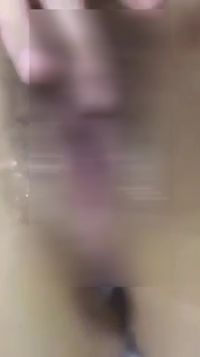 yellowsubmarine: Masterbating delante de la cámara