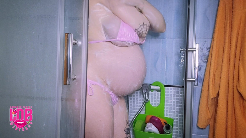 LDBMistress: Shower Time - 9 Months Pregnant