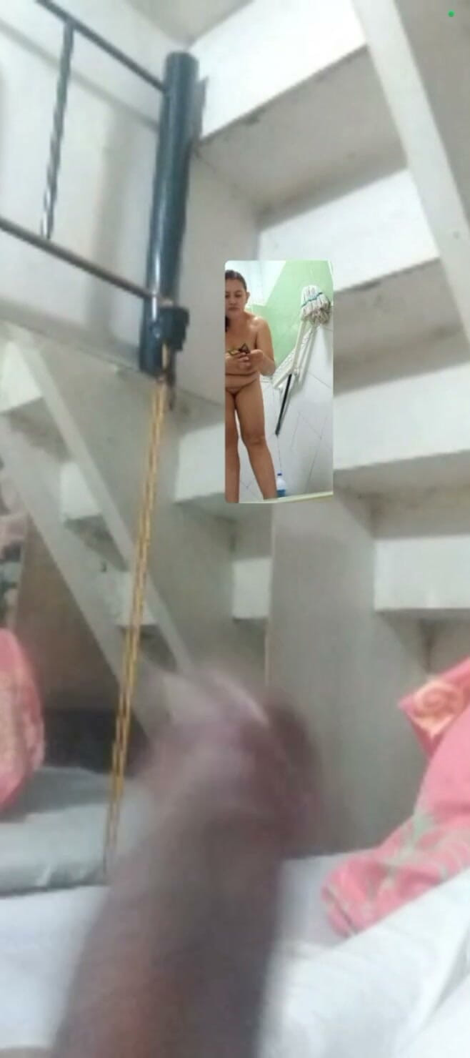 amadorrivera: Video sex call sama istriku, dia minta aku untuk masturbasi.,!