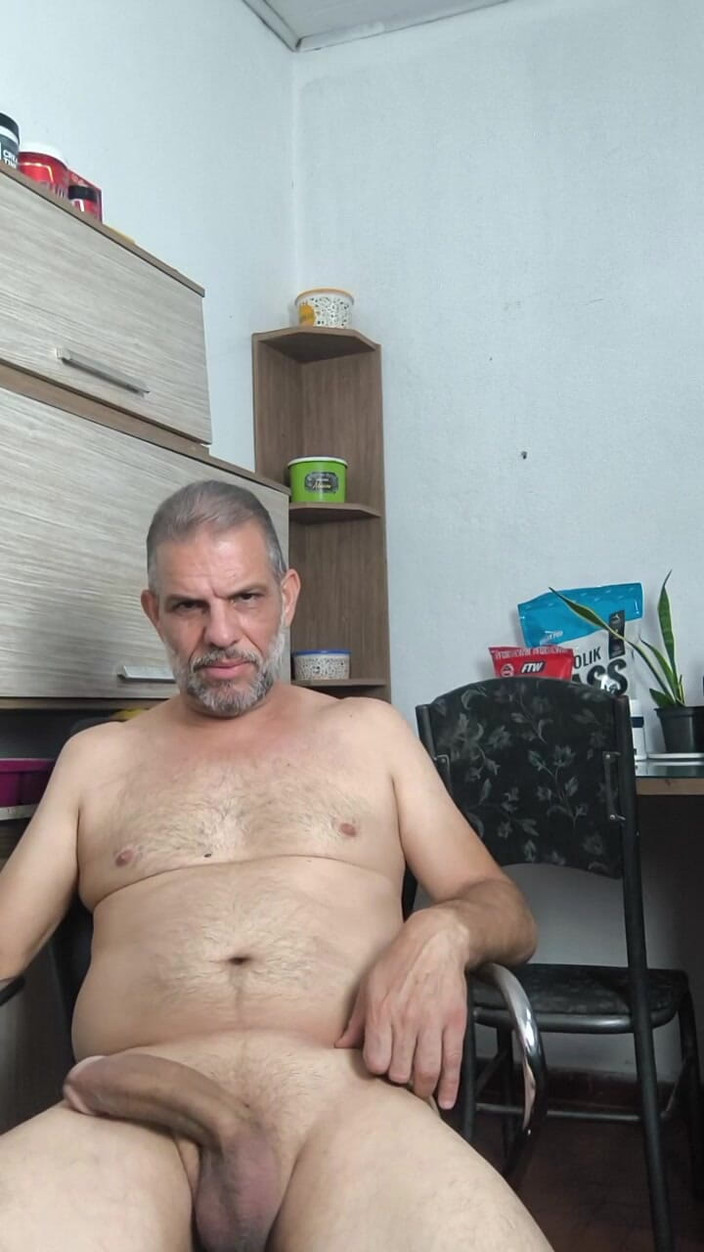 Carmona's father: onanování na chutné cum