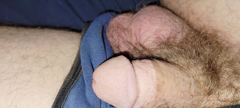 Fseanb: Masturbación con polla pequeña.