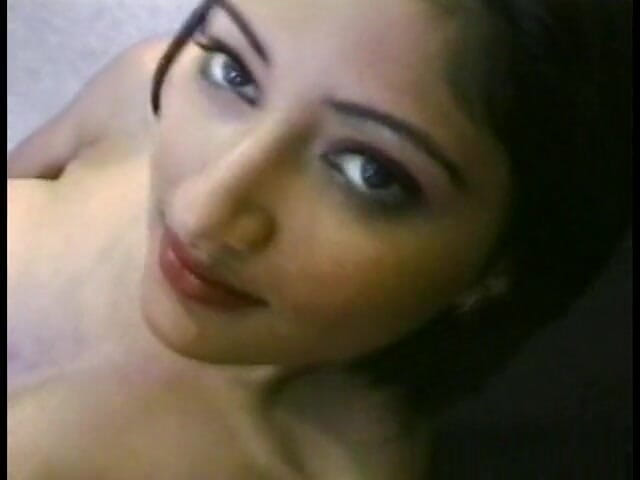Girls Download Porn: Cute indian babe sucking cock