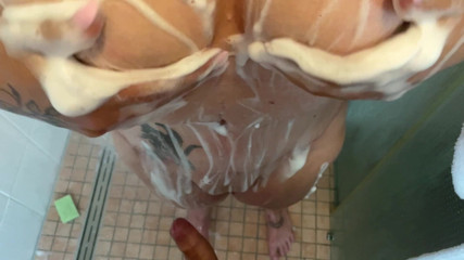 Dirty Lisa: Shower Without Condom