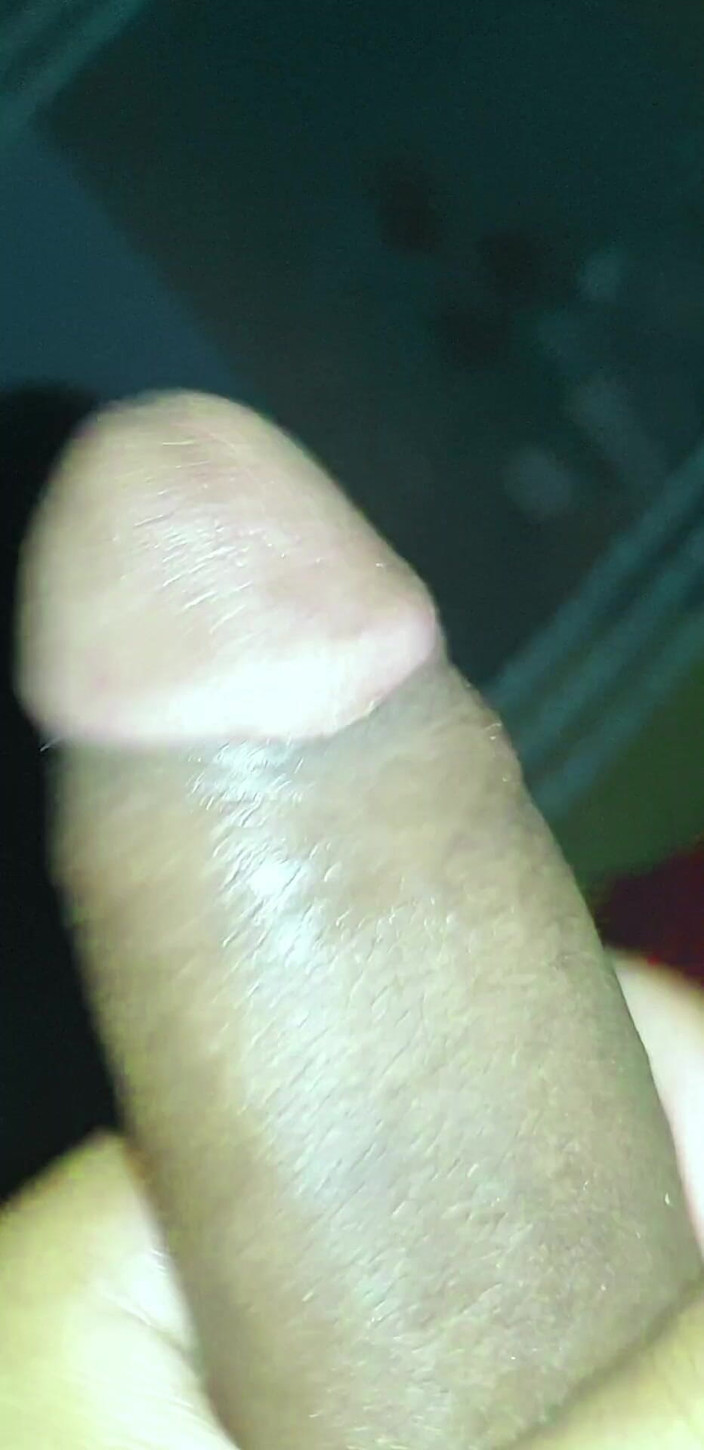 Xujjal: Un ragazzo magro nuovo video di masturbazione caldo.