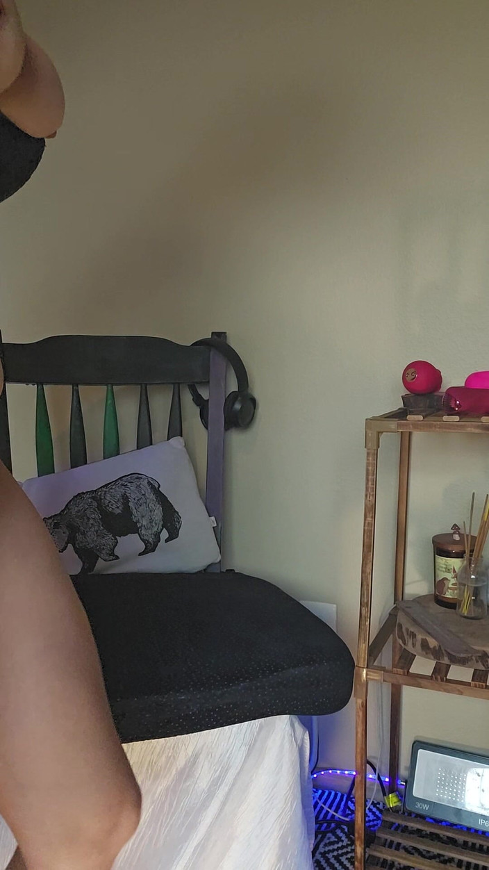 littleanda: Giochiamo con la mia figa