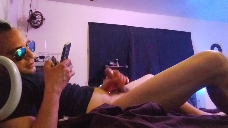 RoyToyBoi: Grande amigo do pau chupa uma carga