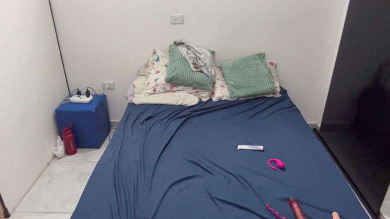 Mary Jhuana: Bbw in haar bed masturbeert en rookt