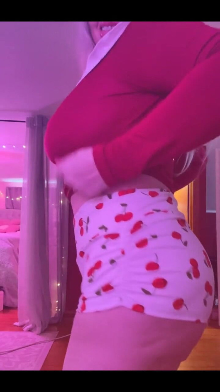 PaintedRose: Tgifriday mặc quần áo xuống bạn đang di chuyển như đại dương?