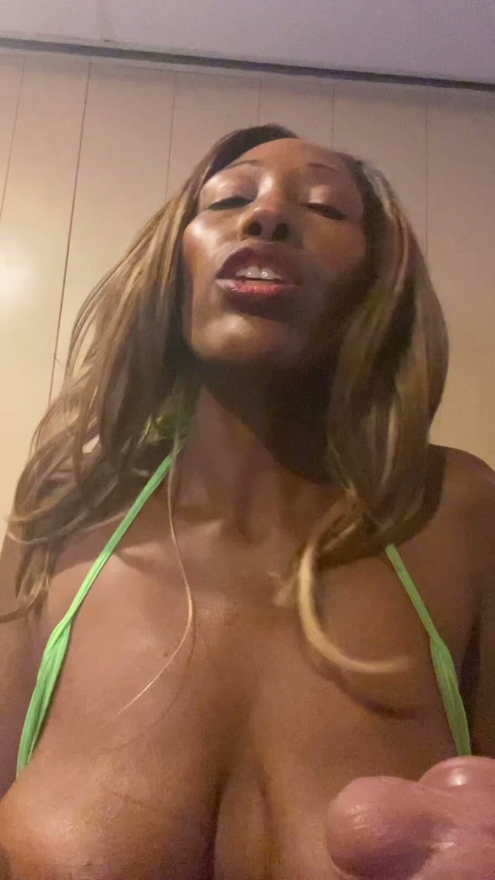 Tatiannasweets: I Ragazzi Bianchi Amano La Figa Nera Meglio Delle Femmine...
