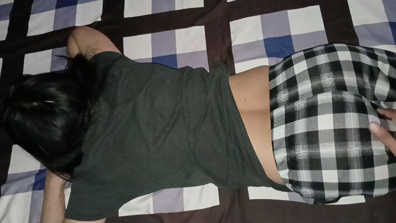 Desifilmy45: Pakistani Girl Fatima's Tight Pussy Was Fucked for the First...