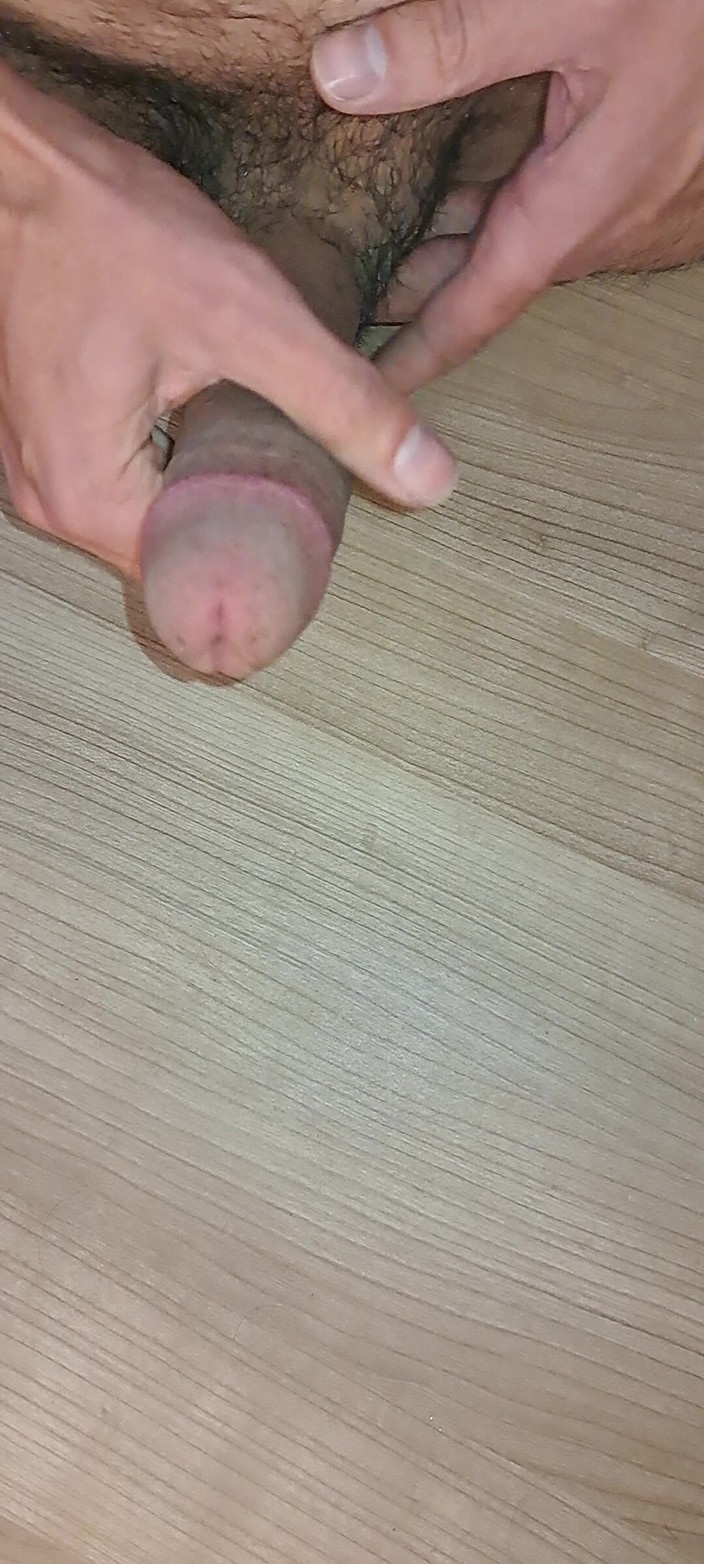 Whisky33: Хорошая мастурбация и отличный камшот крупным планом