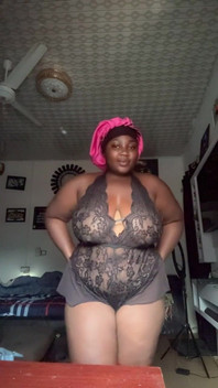 Толстушка и сексуальное нижнее белье