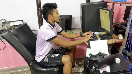 Mariaa: Mein lehrer fickt meine muschi