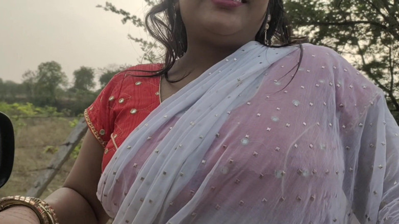 HotGirl21: The girl did sex work while sitting in the car,...