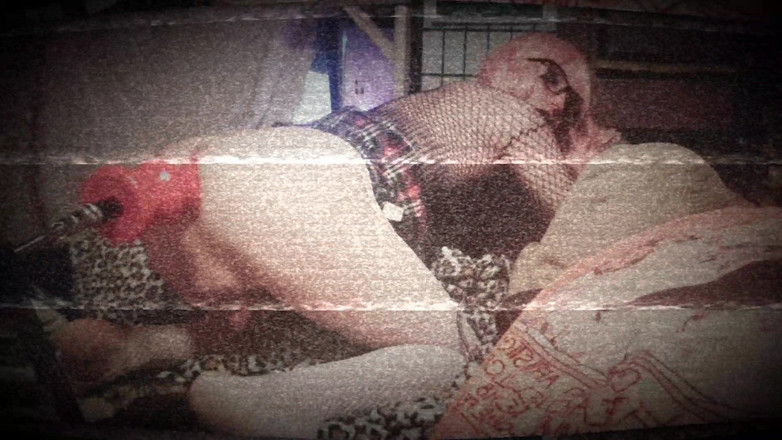 Tiffany Ciskiss: 肛门 cisboy 在拖 tiffany ciskiss 机器胸部阴户